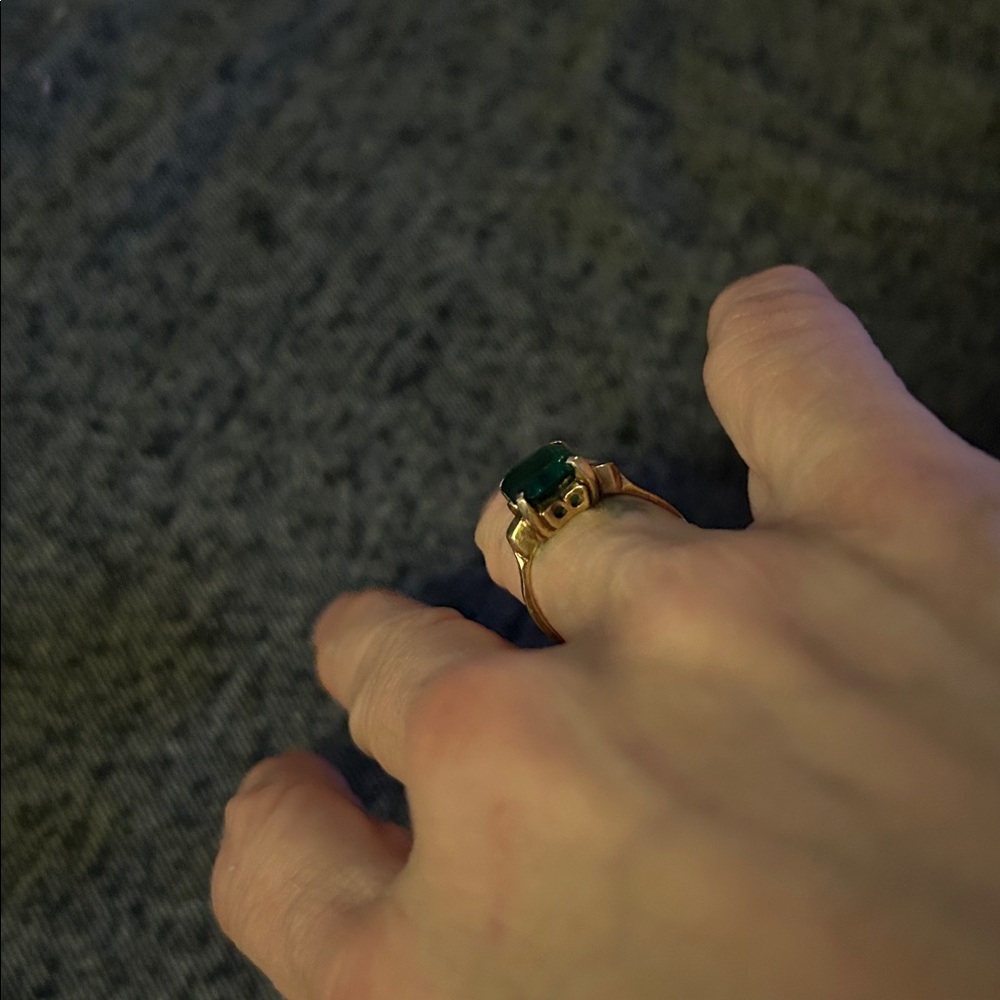 Vintage Emerald 10k Solid Gold Ring - image 4